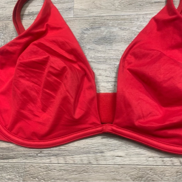 Victoria Secret Incredible Unlined Plunge Bra - Picture 6 of 15